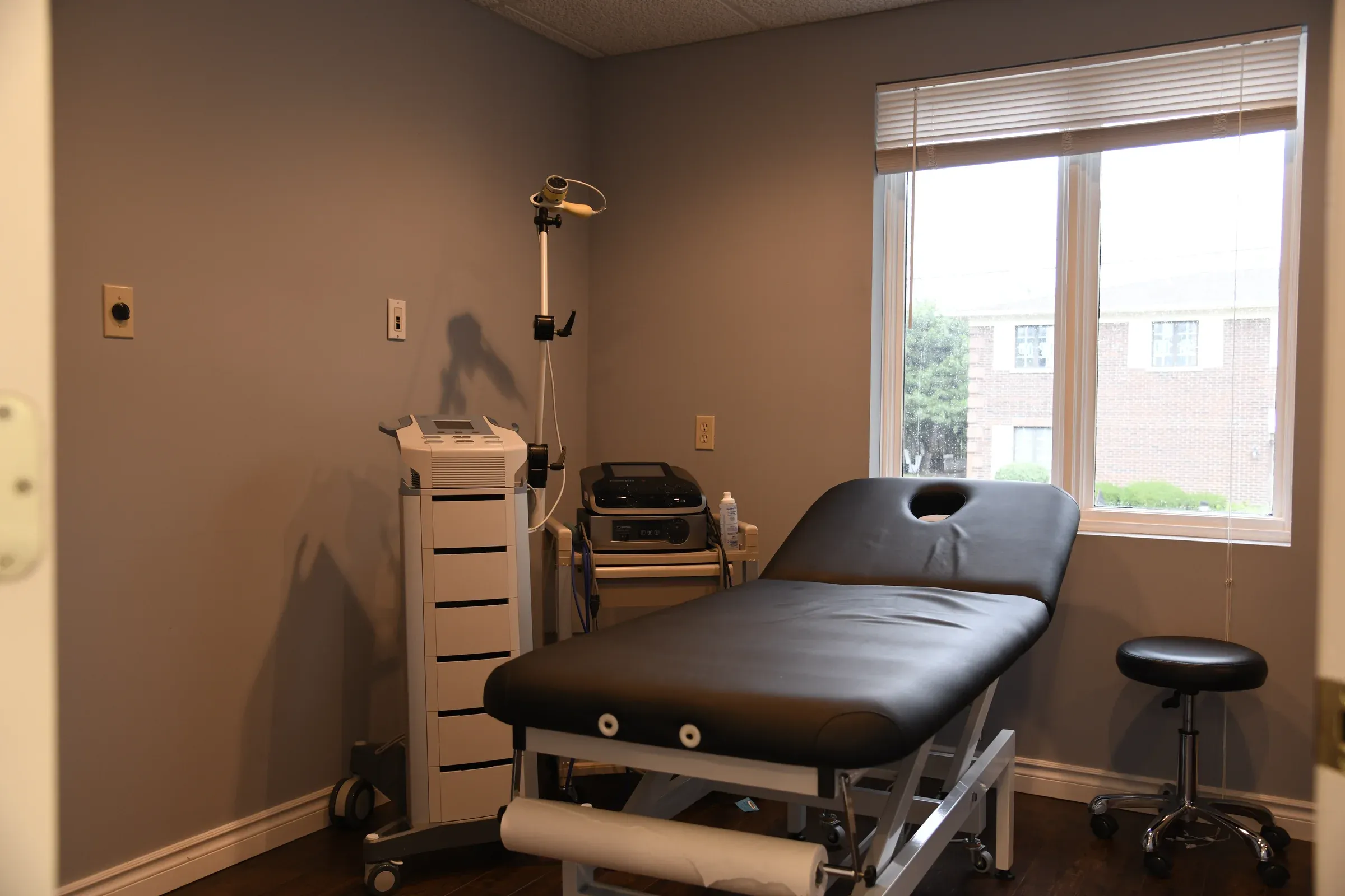 A private treatment room at Physiotrust
